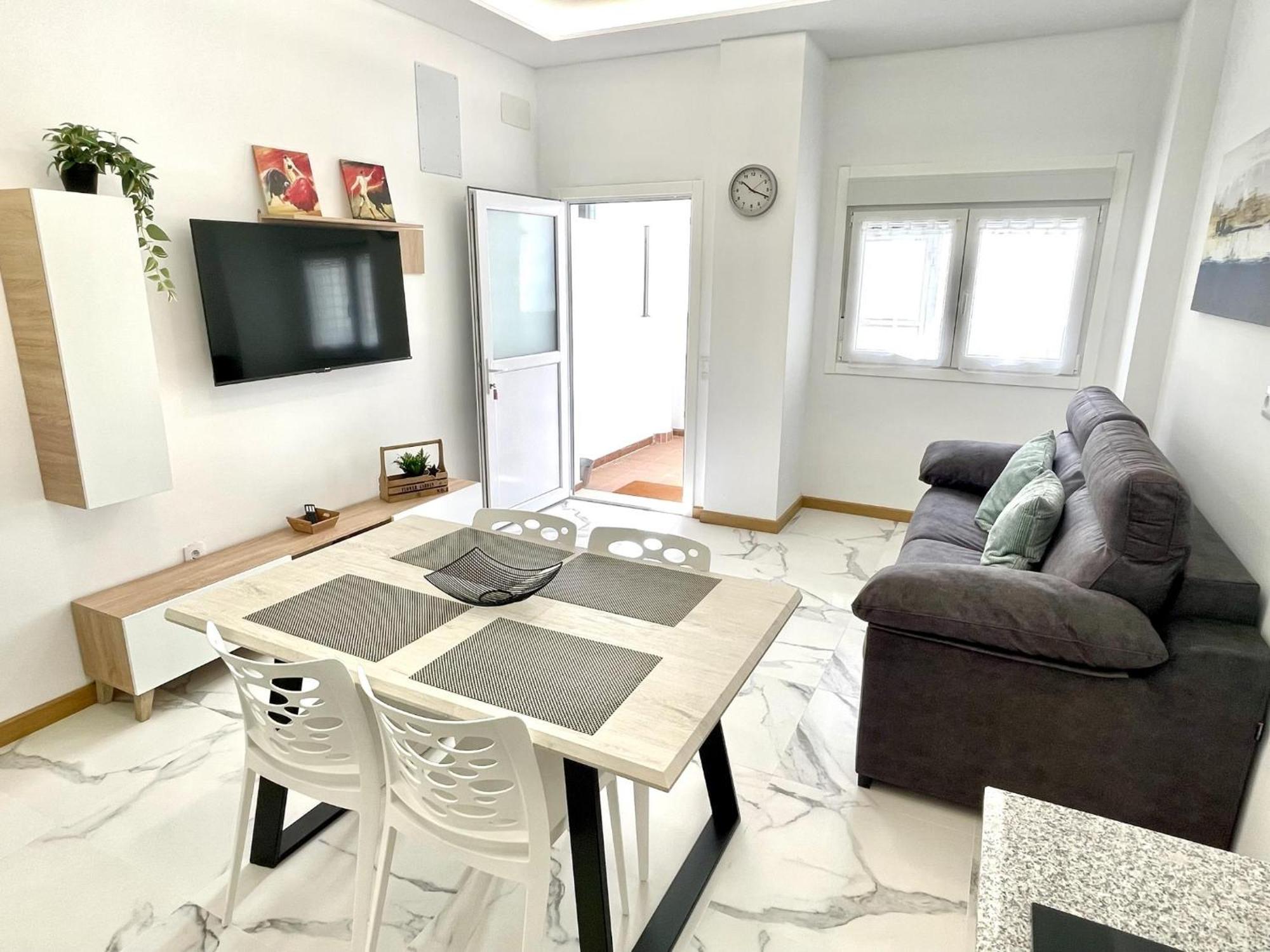 Apartment 3 Island Village With Wi Fi And Pool Costa Adeje (Tenerife)